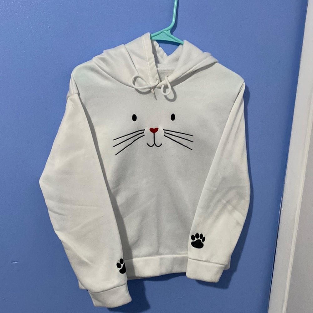 Kitten sweater! LOVE OUR FURRY FRIENDS 🐱